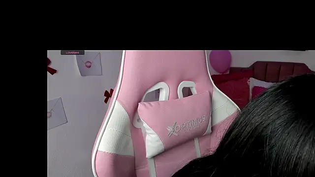 Snapshot of SiennaBloom chatting on 02-14-26, 10:34 SiennaBloom online show from 02-14-26, 10:34