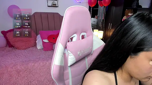 Snapshot of SiennaBloom chatting on 02-16-26, 10:33 SiennaBloom online show from 02-16-26, 10:33