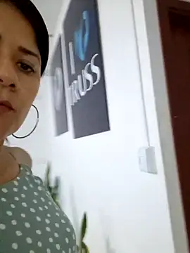 Snapshot of dulcenena_moon chatting on 01-31-26, 10:30 dulcenena moon online show from 01-31-26, 10:30