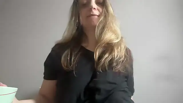 Snapshot of ShyFlameLive chatting on 04-26-26, 12:47 ShyFlameLive online show from 04-26-26, 12:47