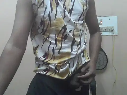 Snapshot of chocolatesboy143 chatting on 02-26-26, 04:06 chocolatesboy143 online show from 02-26-26, 04:06