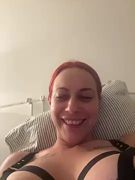 Snapshot of SophieSchmidt chatting on 02-24-26, 08:40 SophieSchmidt online show from 02-24-26, 08:40