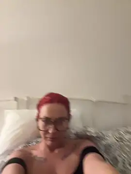 Snapshot of SophieSchmidt chatting on 02-25-26, 07:23 SophieSchmidt online show from 02-25-26, 07:23