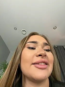 Snapshot of MonicaWestt chatting on 05-01-26, 07:46 MonicaWestt online show from 05-01-26, 07:46