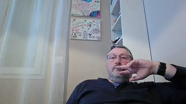 doudou310 online show from 02-17-26, 05:15