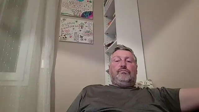 doudou310 online show from 04-12-26, 02:27