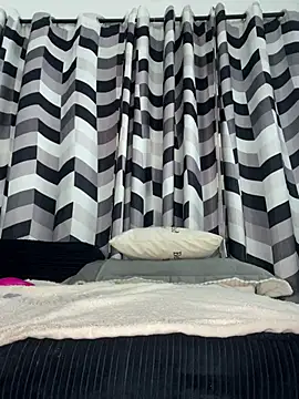 Snapshot of SluttyEll chatting on 02-06-26, 06:55 SluttyEll online show from 02-06-26, 06:55