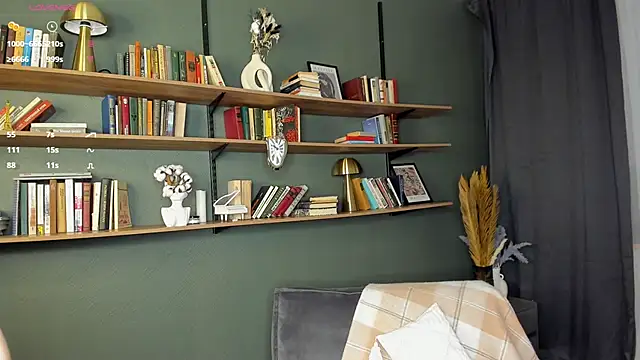 Snapshot of JuliannaLeiding chatting on 02-16-26, 07:10 JuliannaLeiding online show from 02-16-26, 07:10