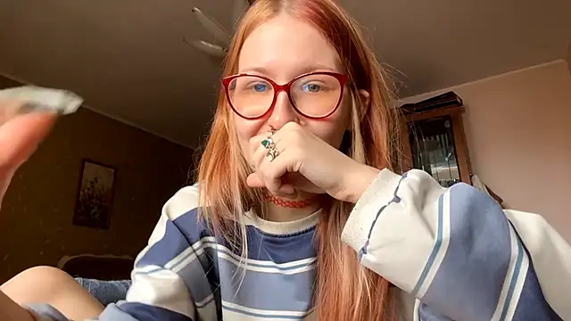 Snapshot of LaureenVielma chatting on 02-15-26, 07:16 LaureenVielma online show from 02-15-26, 07:16