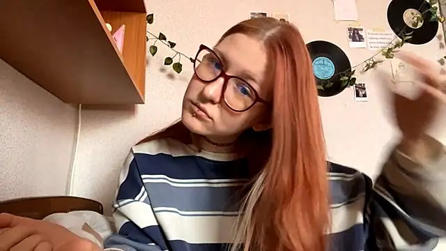 Snapshot of LaureenVielma chatting on 02-16-26, 07:37 LaureenVielma online show from 02-16-26, 07:37