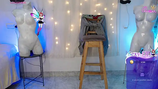 Snapshot of Walkers05 chatting on 02-19-26, 01:12 Walkers05 online show from 02-19-26, 01:12