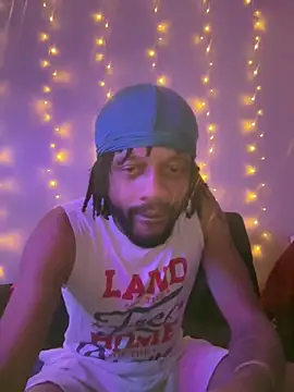 Snapshot of magic_man1085 chatting on 02-11-26, 03:00 magic man1085 online show from 02-11-26, 03:00