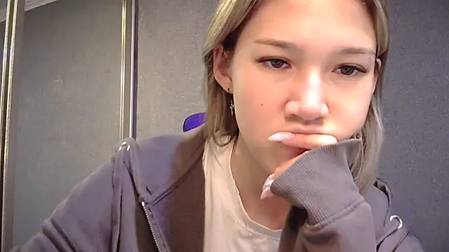 lilXdomiii online show from 04-22-26, 09:33