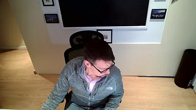 Snapshot of Scotsmanx chatting on 02-17-26, 08:04 Scotsmanx online show from 02-17-26, 08:04