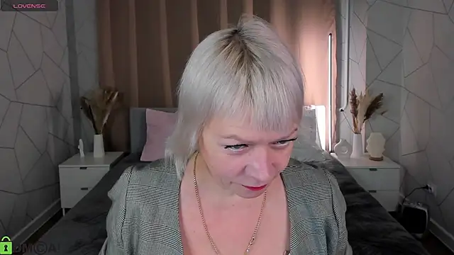 Snapshot of Ann_Annise chatting on 02-07-26, 01:09 Ann Annise online show from 02-07-26, 01:09