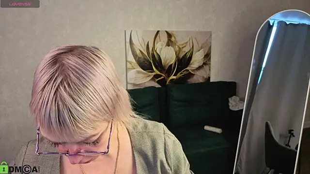 Snapshot of Ann_Annise chatting on 02-25-26, 09:08 Ann Annise online show from 02-25-26, 09:08