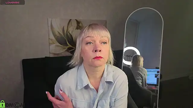 Snapshot of Ann_Annise chatting on 02-27-26, 01:49 Ann Annise online show from 02-27-26, 01:49