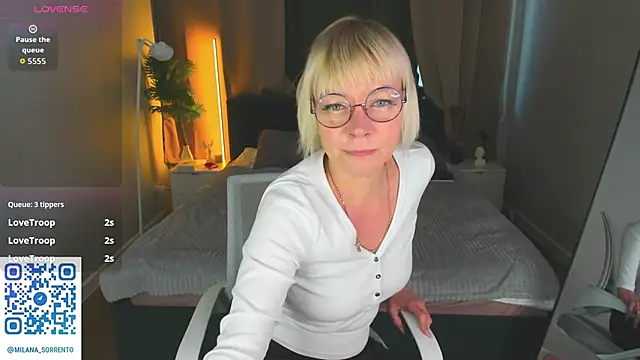 Snapshot of Ann_Annise chatting on 06-05-26, 01:01 Ann Annise online show from 06-05-26, 01:01
