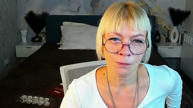 Snapshot of Ann_Annise chatting on 07-03-26, 12:39 Ann Annise online show from 07-03-26, 12:39