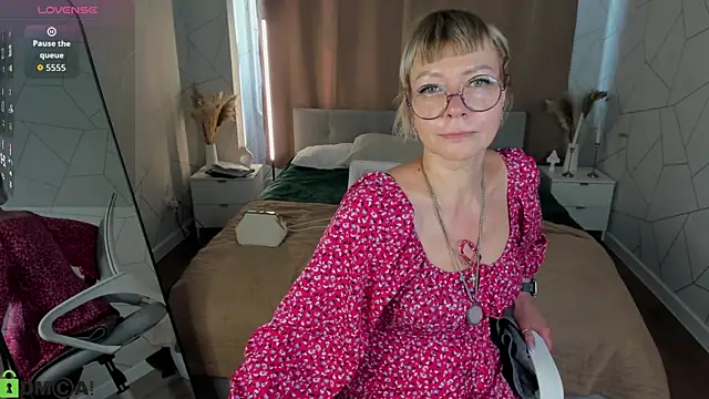 Snapshot of Ann_Annise chatting on 07-16-26, 08:20 Ann Annise online show from 07-16-26, 08:20
