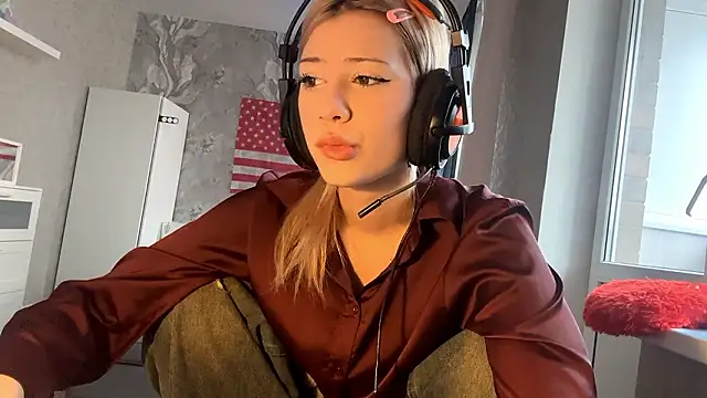 Snapshot of LadyFoxLove chatting on 02-17-26, 11:18 LadyFoxLove online show from 02-17-26, 11:18