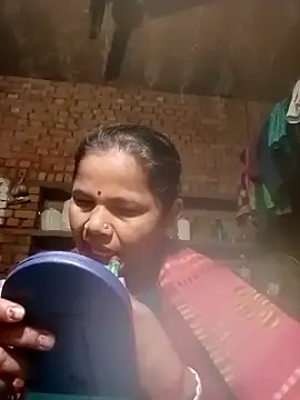 Snapshot of Pooja_sahu chatting on 02-08-26, 06:44 Pooja sahu online show from 02-08-26, 06:44