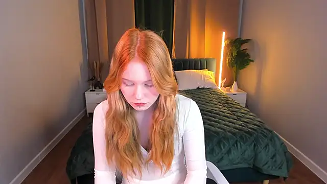 Snapshot of Julia_Anis chatting on 02-13-26, 01:01 Julia Anis online show from 02-13-26, 01:01