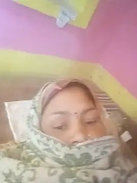 Julilodhi8695 online show from 02-12-26, 06:08