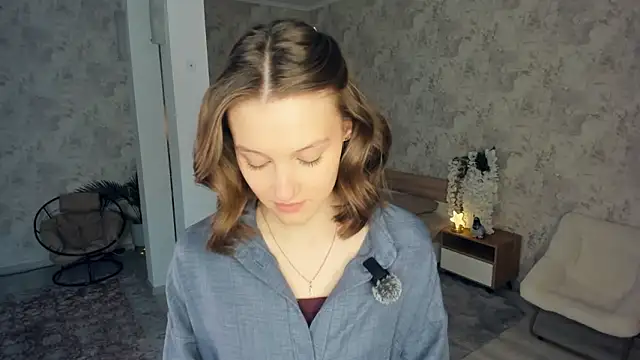 LianneBynon online show from 02-06-26, 08:18