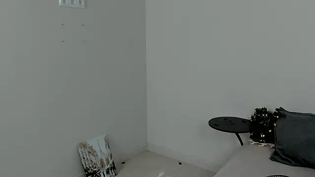 Snapshot of MollyLusty chatting on 02-13-26, 08:43 MollyLusty online show from 02-13-26, 08:43