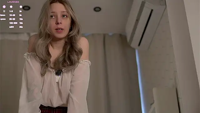 Snapshot of LeeryWonder chatting on 02-12-26, 01:33 LeeryWonder online show from 02-12-26, 01:33