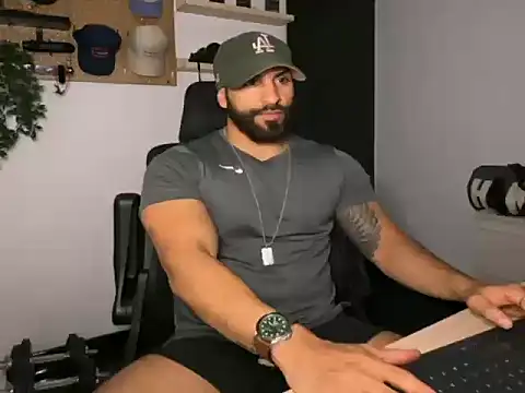 Snapshot of SamDornan51 chatting on 02-05-26, 01:32 SamDornan51 online show from 02-05-26, 01:32