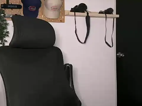 Snapshot of SamDornan51 chatting on 02-05-26, 11:09 SamDornan51 online show from 02-05-26, 11:09