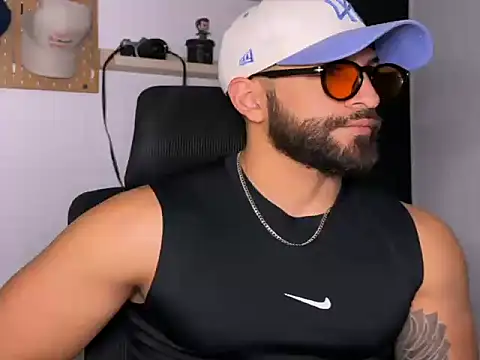 SamDornan51 online show from 03-11-26, 03:34