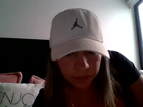 Snapshot of Ambar_Cortes chatting on 02-05-26, 08:24 Ambar Cortes online show from 02-05-26, 08:24