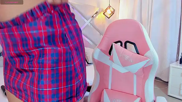 Snapshot of karlaa_megan chatting on 02-17-26, 09:10 karlaa megan online show from 02-17-26, 09:10