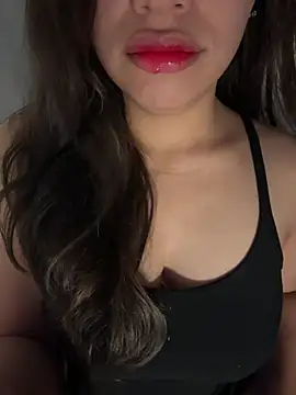 QuynhAnh 2k1 online show from 02-18-26, 10:06