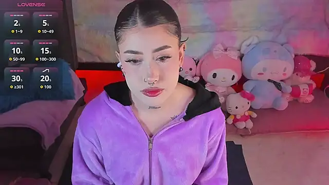 Snapshot of Tamara_uwu chatting on 02-15-26, 10:06 Tamara uwu online show from 02-15-26, 10:06