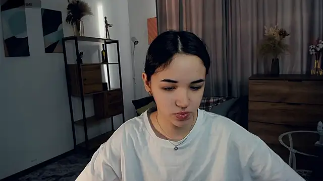 Snapshot of AvantgardAlone chatting on 02-08-26, 09:45 AvantgardAlone online show from 02-08-26, 09:45