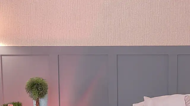 Snapshot of Annia-Greco chatting on 02-19-26, 02:57 Annia-Greco online show from 02-19-26, 02:57