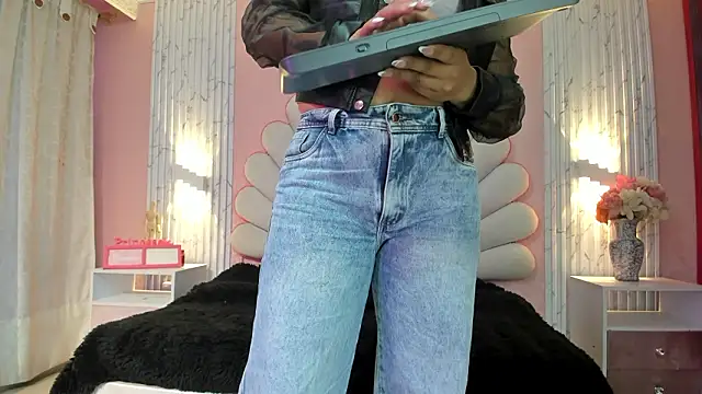 Kateemos online show from 03-17-26, 01:36