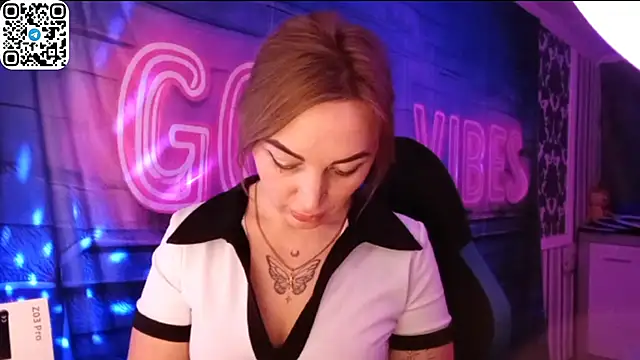 Snapshot of Vellora_ chatting on 02-21-26, 10:33 Vellora online show from 02-21-26, 10:33