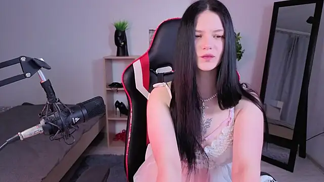 Snapshot of Maria_trend chatting on 02-17-26, 06:47 Maria trend online show from 02-17-26, 06:47