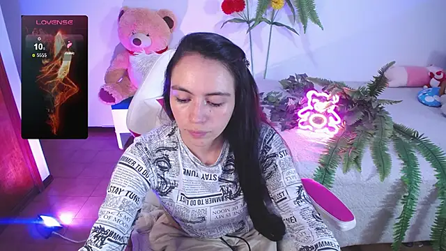 Snapshot of lika_little0 chatting on 02-16-26, 06:04 lika little0 online show from 02-16-26, 06:04