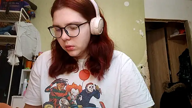 Snapshot of VannessaDillenbeck chatting on 02-11-26, 08:30 VannessaDillenbeck online show from 02-11-26, 08:30