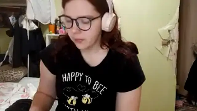 Snapshot of VannessaDillenbeck chatting on 02-22-26, 05:08 VannessaDillenbeck online show from 02-22-26, 05:08