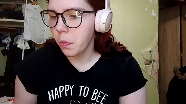 Snapshot of VannessaDillenbeck chatting on 02-25-26, 06:12 VannessaDillenbeck online show from 02-25-26, 06:12