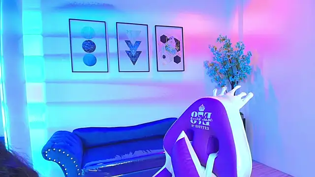 Snapshot of Maddie_T18 chatting on 03-26-26, 11:27 Maddie T18 online show from 03-26-26, 11:27