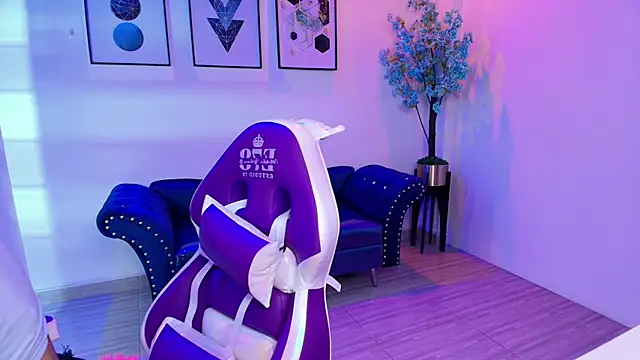 Snapshot of Maddie_T18 chatting on 03-31-26, 11:43 Maddie T18 online show from 03-31-26, 11:43