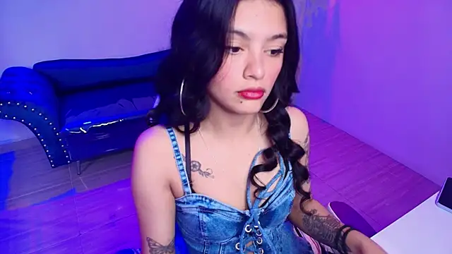 Snapshot of Maddie_T18 chatting on 04-08-26, 11:32 Maddie T18 online show from 04-08-26, 11:32